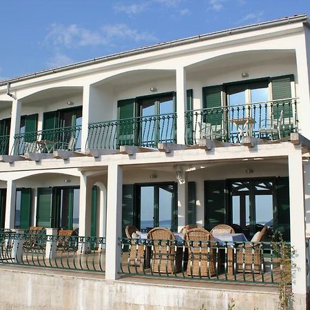 Villa Berg มาสลีนิตซา ภายนอก รูปภาพ